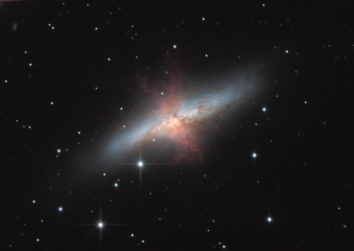 Un cigarre fumant M82_crop